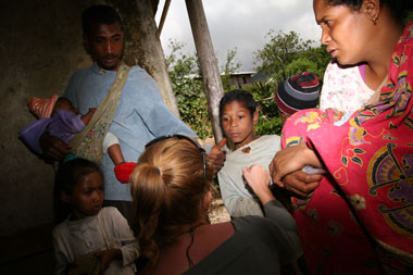 Patients await their turn, Hatubilico, February 2006
